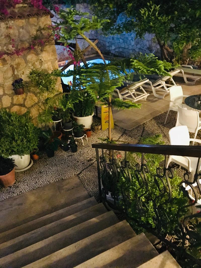 Otel Kaleiçi 2*